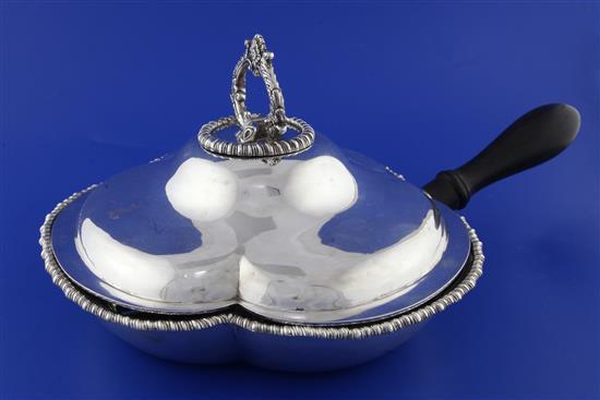 An Edwardian silver trefoil shaped three division vegetable serving dish and cover, gross 63 oz.